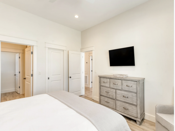 Walk to the Beach Eight Bedroom Vacation Home in Destin