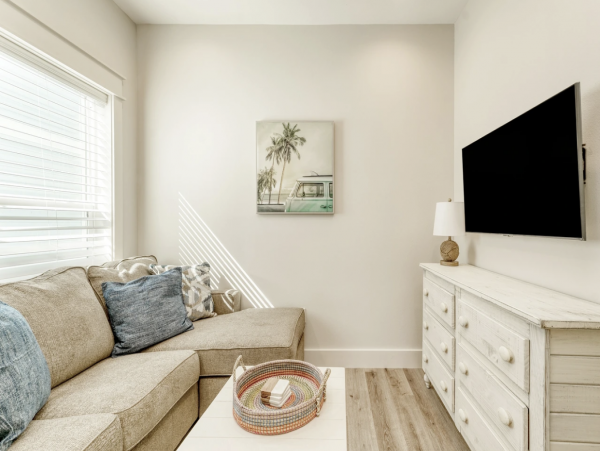 Walk to the Beach Eight Bedroom Vacation Home in Destin