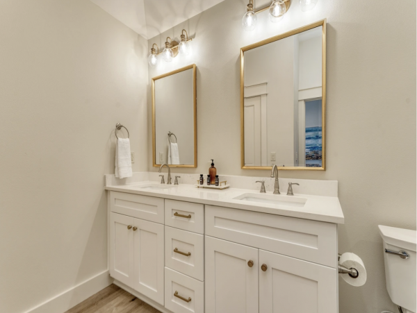 Walk to the Beach Eight Bedroom Vacation Home in Destin