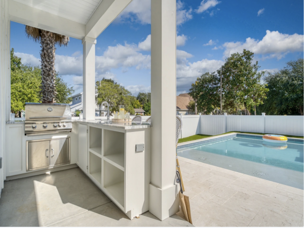 Walk to the Beach Eight Bedroom Vacation Home in Destin