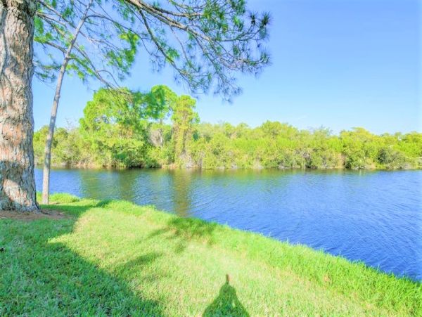 Two Bedroom Canal Front Vacation Rental in Bradenton