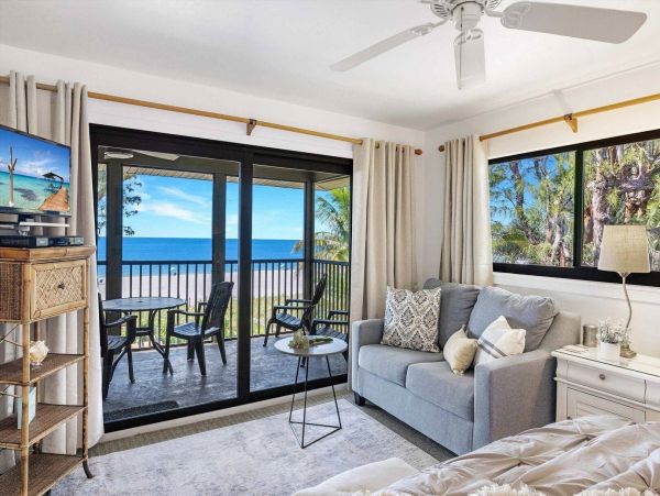 Vacation Suite in Captiva Located on Beach with Ocean Views