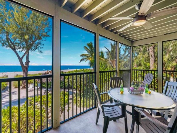 Vacation Suite in Captiva Located on Beach with Ocean Views