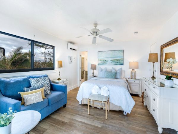 Vacation Suite in Captiva Located on Beach with Ocean Views