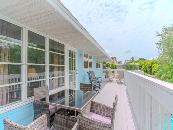 Chaming Siesta Key Vacation Condo - Two Bedroom, Walk to Beach