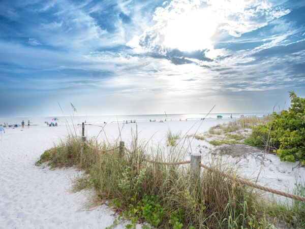 Chaming Siesta Key Vacation Condo - Two Bedroom, Walk to Beach