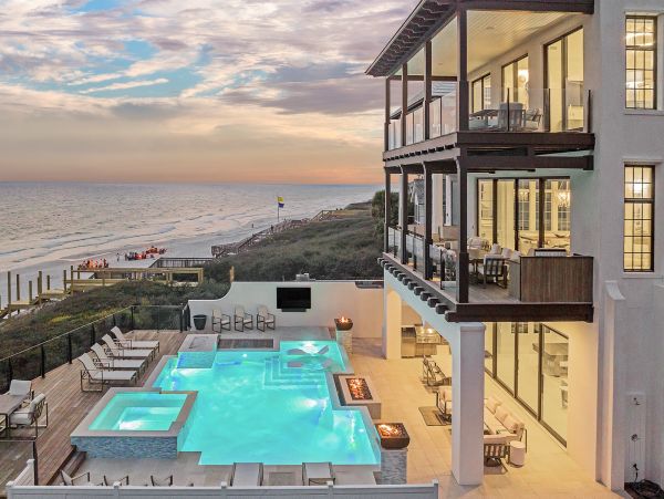 Luxurious Gulf Front Villa  with Private Beach in Santa Rosa Beach