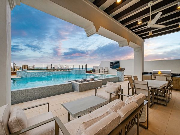 Luxurious Gulf Front Villa  with Private Beach in Santa Rosa Beach