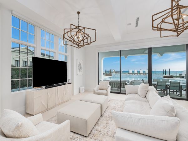 Luxurious Gulf Front Villa  with Private Beach in Santa Rosa Beach