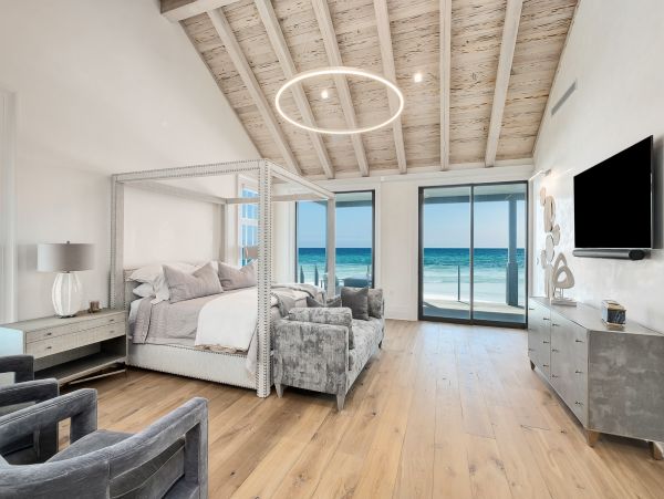 Luxurious Gulf Front Villa  with Private Beach in Santa Rosa Beach