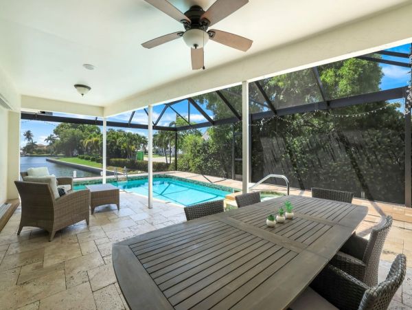 Luxurious Waterfront Property with Stunning Sunsets in Marco Island