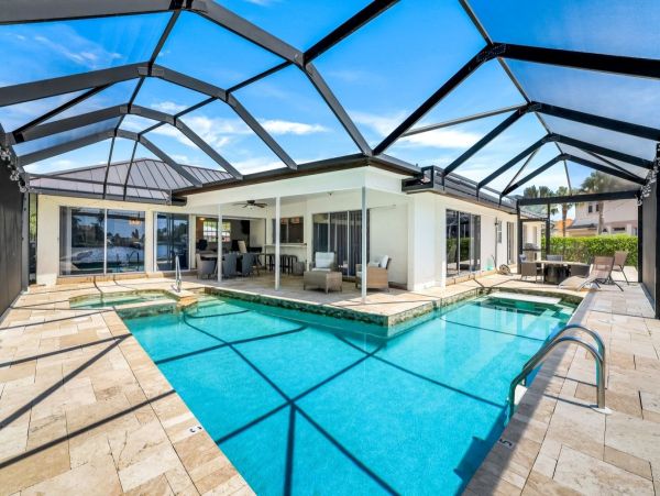 Luxurious Waterfront Property with Stunning Sunsets in Marco Island