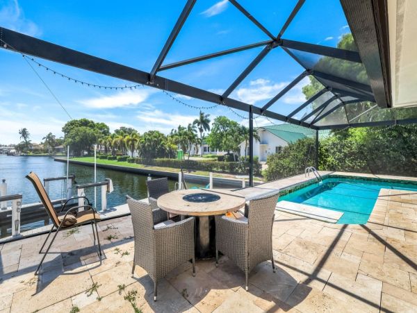 Luxurious Waterfront Property with Stunning Sunsets in Marco Island