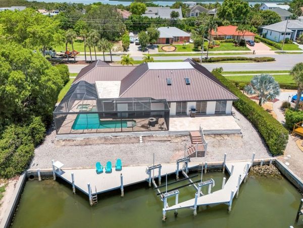Luxurious Waterfront Property with Stunning Sunsets in Marco Island