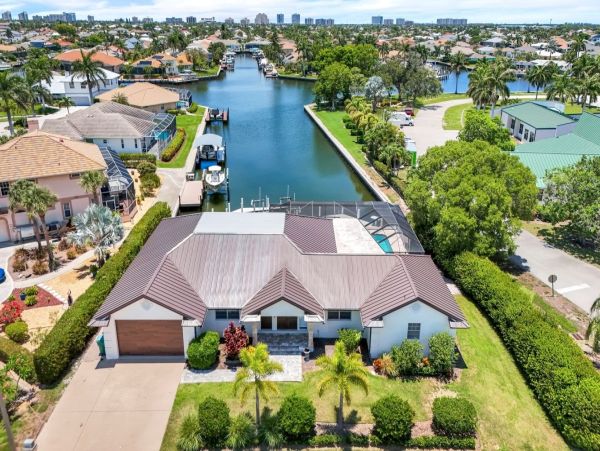 Luxurious Waterfront Property with Stunning Sunsets in Marco Island