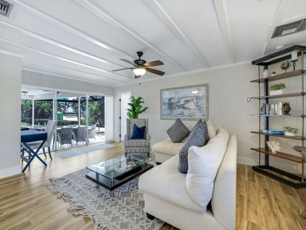 Luxurious Waterfront Property with Stunning Sunsets in Marco Island