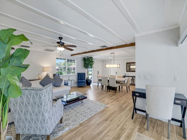 Luxurious Waterfront Property with Stunning Sunsets in Marco Island