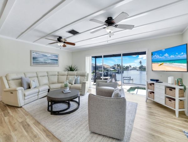 Luxurious Waterfront Property with Stunning Sunsets in Marco Island