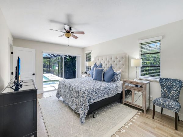 Luxurious Waterfront Property with Stunning Sunsets in Marco Island