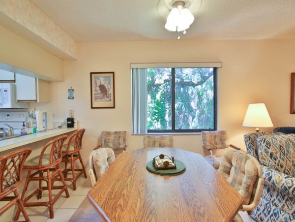 Lovely 2 Bedroom Condo in Sarasota