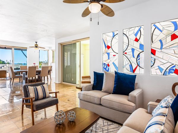 Fabulous Oceanview Penthouse with Plunge Pool, Terrace & Resort Pool & Spa