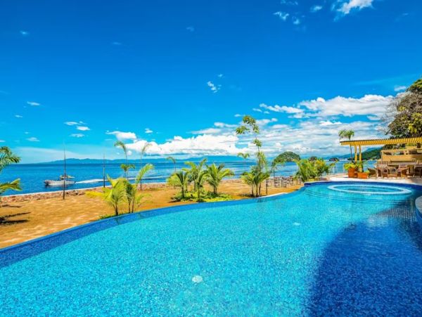 Oceanfront One Bedroom Vacation Condo in Puerto Vallarta