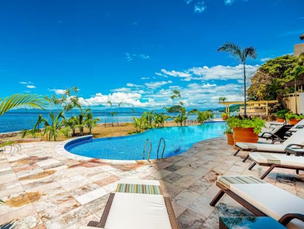 Oceanfront One Bedroom Vacation Condo in Puerto Vallarta