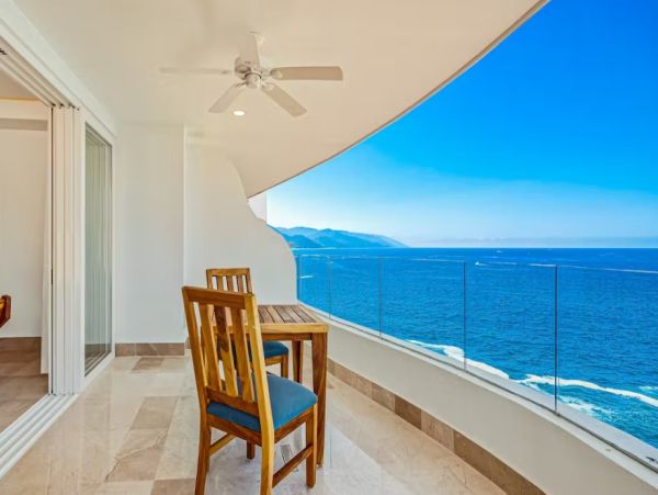 Oceanfront One Bedroom Vacation Condo in Puerto Vallarta