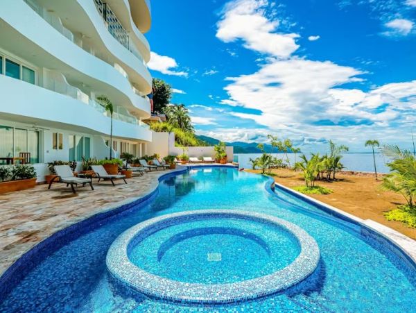 Oceanfront One Bedroom Vacation Condo in Puerto Vallarta