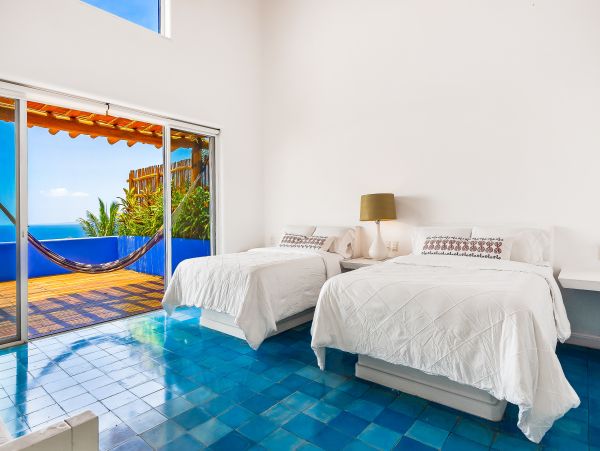 Gorgeous Beachfront Vacation Villa with Pool and Amazing Ocean Views!