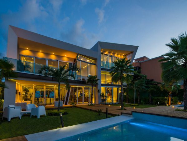 A Masterpiece of Design on the Pristine White Sands of Cancun