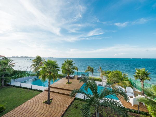 A Masterpiece of Design on the Pristine White Sands of Cancun