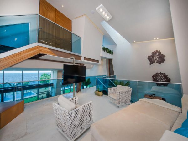A Masterpiece of Design on the Pristine White Sands of Cancun
