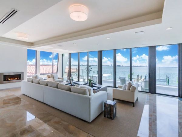 Miami Beach Six Bedroom Luxury Waterside Vacation Villa