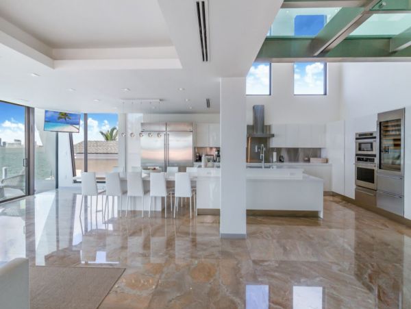 Miami Beach Six Bedroom Luxury Waterside Vacation Villa
