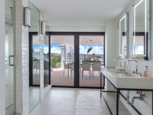 Miami Beach Six Bedroom Luxury Waterside Vacation Villa