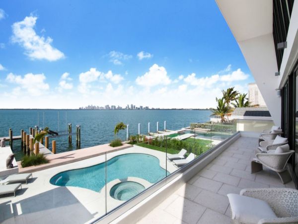 Miami Beach Six Bedroom Luxury Waterside Vacation Villa