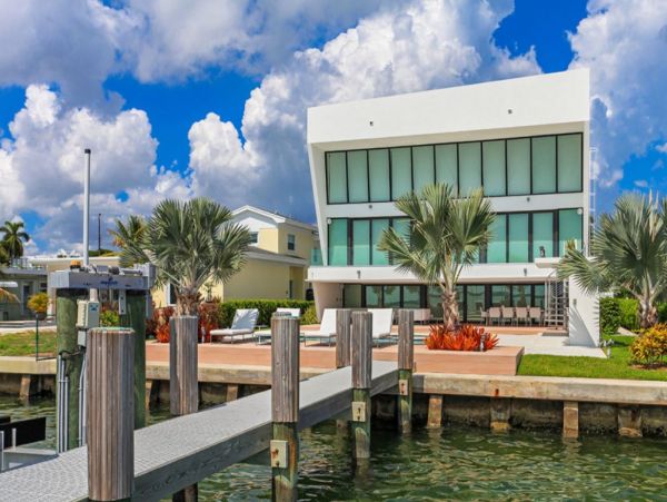 Miami Beach Six Bedroom Luxury Waterside Vacation Villa