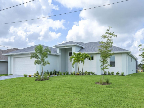 Gorgeous Home with 4 Bedrooms in Cape Coral