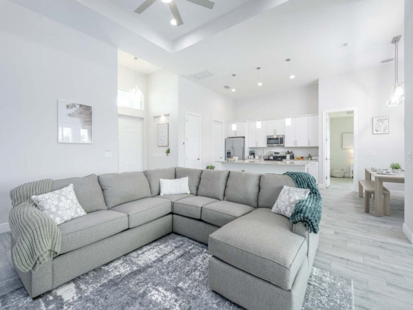 Gorgeous Home with 4 Bedrooms in Cape Coral