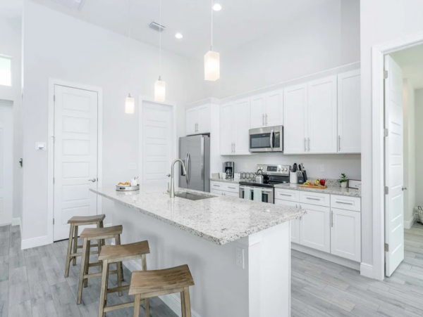 Gorgeous Home with 4 Bedrooms in Cape Coral