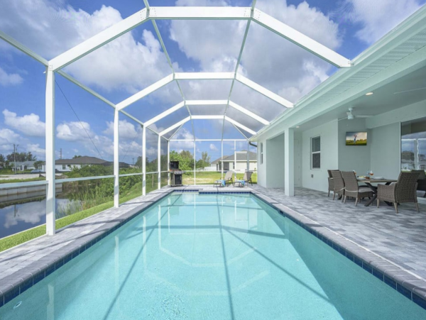 Gorgeous Home with 4 Bedrooms in Cape Coral