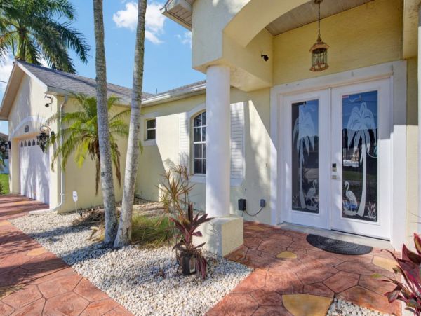 Cape Coral Vacation Home Five Bedroom