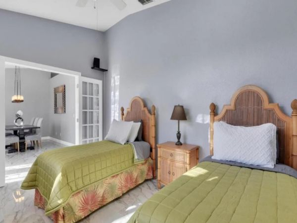 Cape Coral Vacation Home Five Bedroom