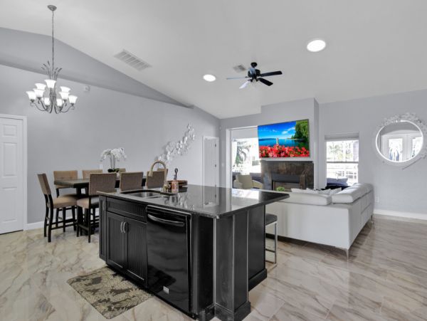 Cape Coral Vacation Home Five Bedroom