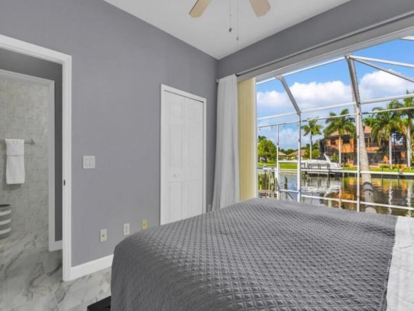 Cape Coral Vacation Home Five Bedroom