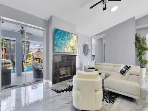 Cape Coral Vacation Home Five Bedroom