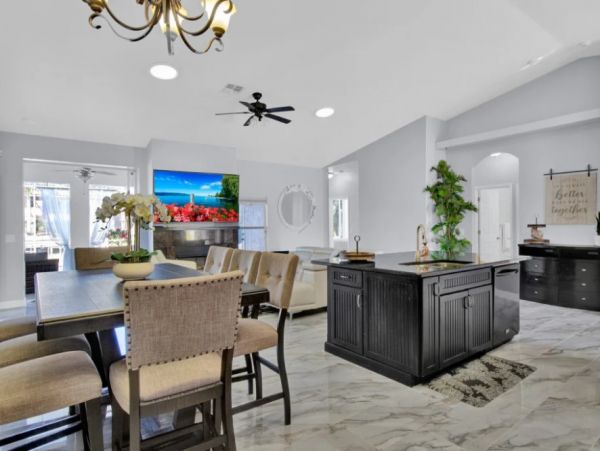 Cape Coral Vacation Home Five Bedroom
