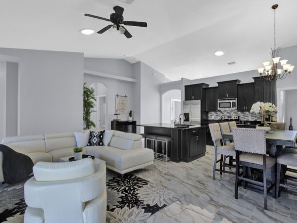 Cape Coral Vacation Home Five Bedroom