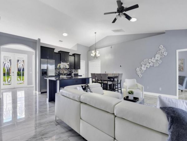 Cape Coral Vacation Home Five Bedroom